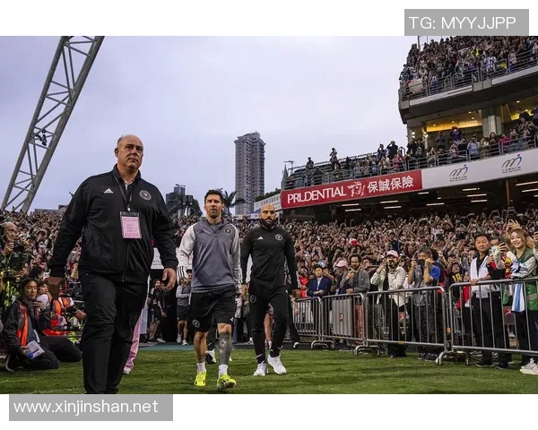 乱世巨星携手足球明星共襄盛举精彩出场引发热潮